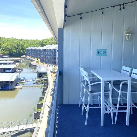 B Lakefront! Remodeled, Boat Slip, Patio Views, Pool, Boat Ramp, Wifi Osage Beach Esterno foto