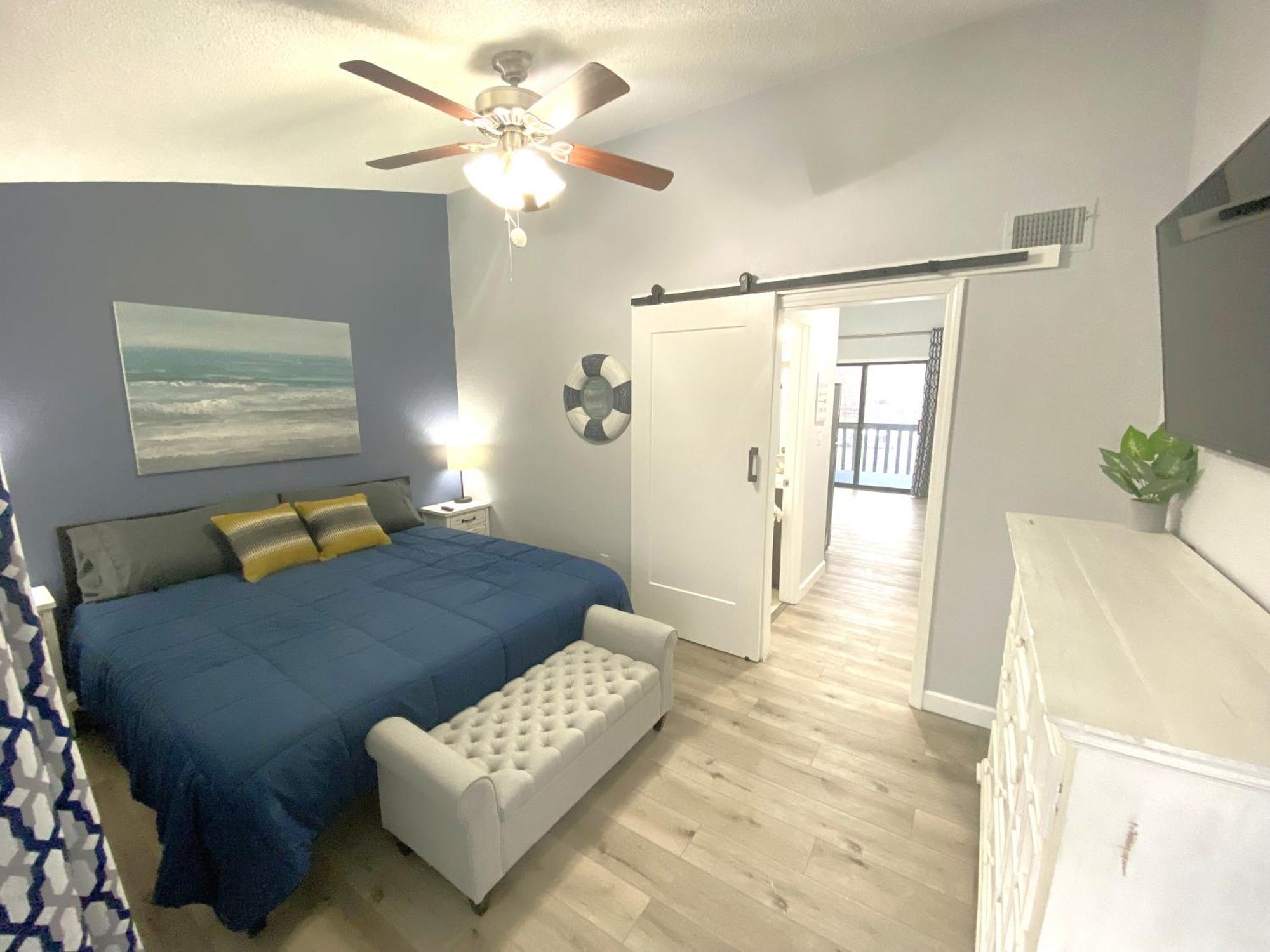 B Lakefront! Remodeled, Boat Slip, Patio Views, Pool, Boat Ramp, Wifi Osage Beach Esterno foto
