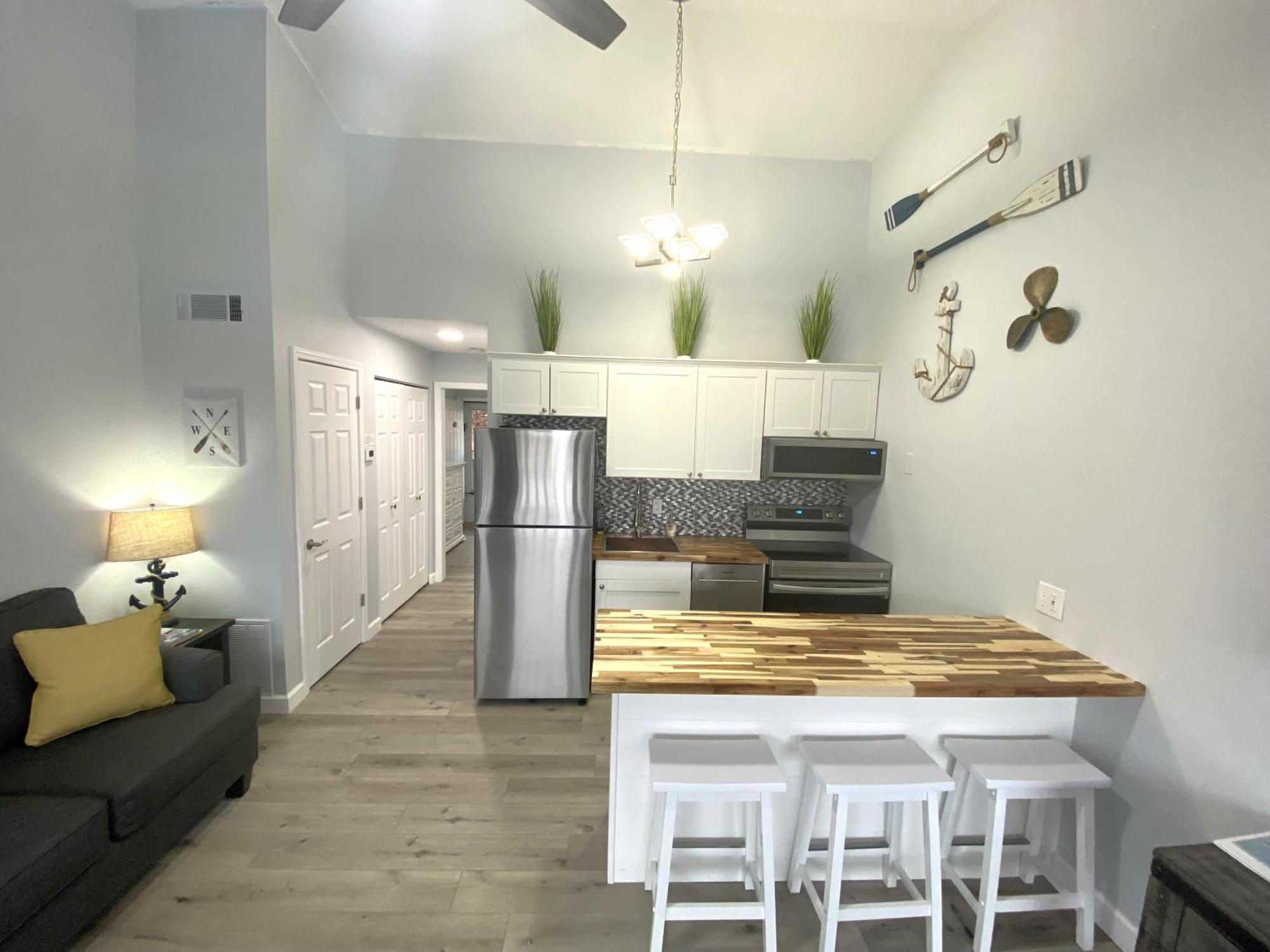 B Lakefront! Remodeled, Boat Slip, Patio Views, Pool, Boat Ramp, Wifi Osage Beach Esterno foto