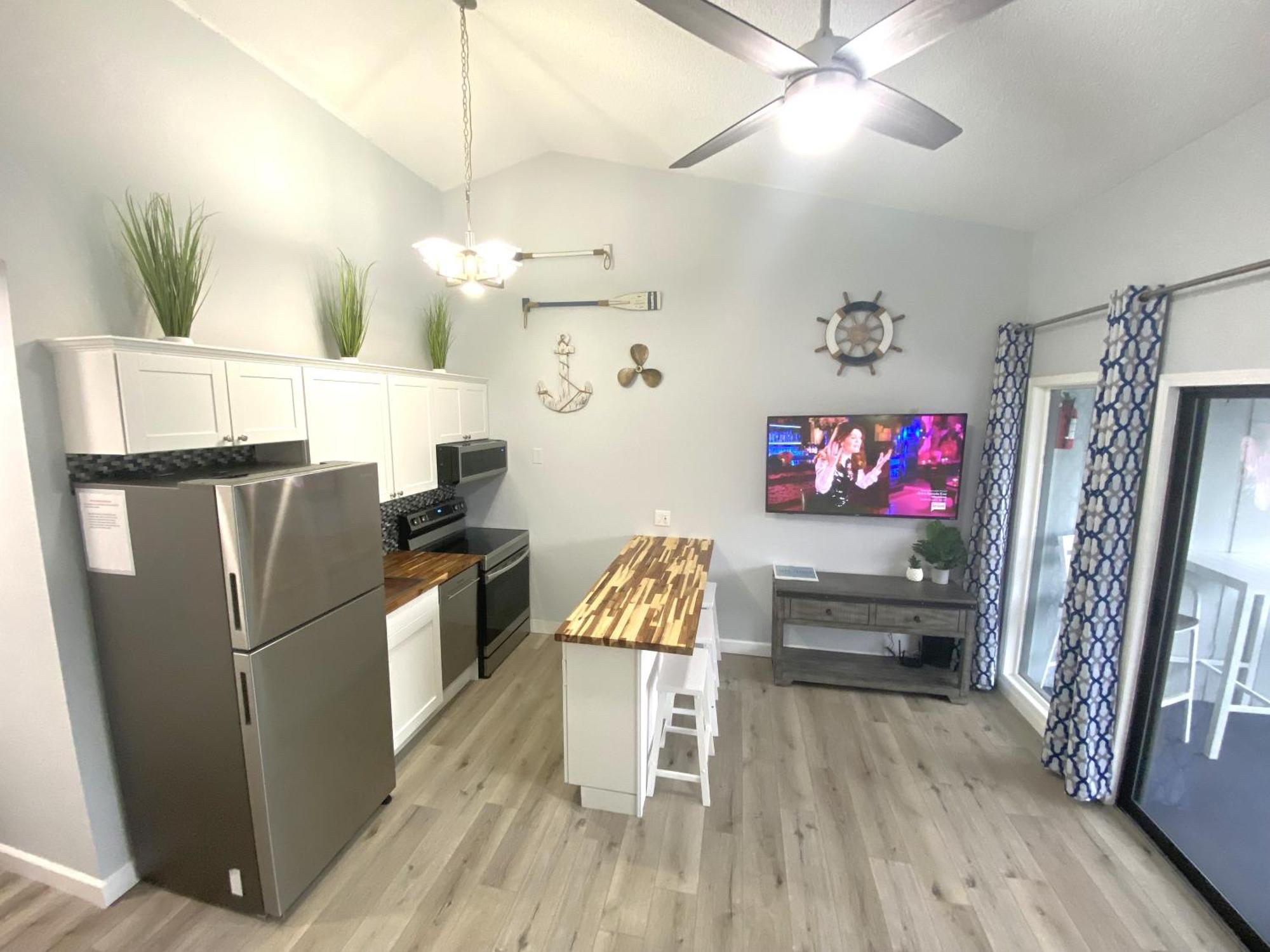 B Lakefront! Remodeled, Boat Slip, Patio Views, Pool, Boat Ramp, Wifi Osage Beach Esterno foto