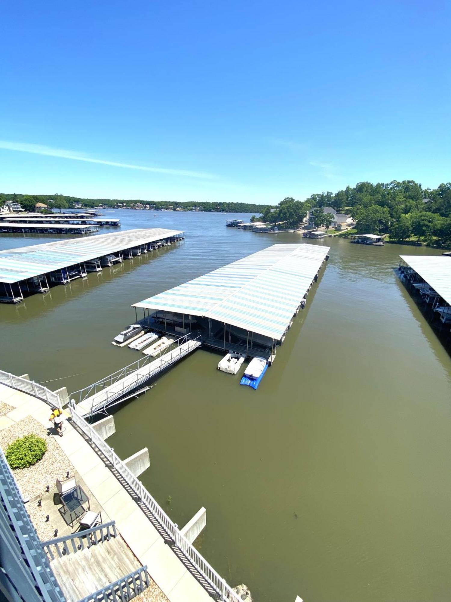 B Lakefront! Remodeled, Boat Slip, Patio Views, Pool, Boat Ramp, Wifi Osage Beach Esterno foto