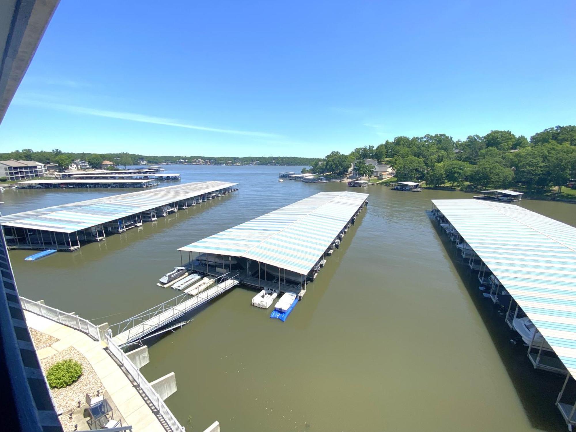 B Lakefront! Remodeled, Boat Slip, Patio Views, Pool, Boat Ramp, Wifi Osage Beach Esterno foto