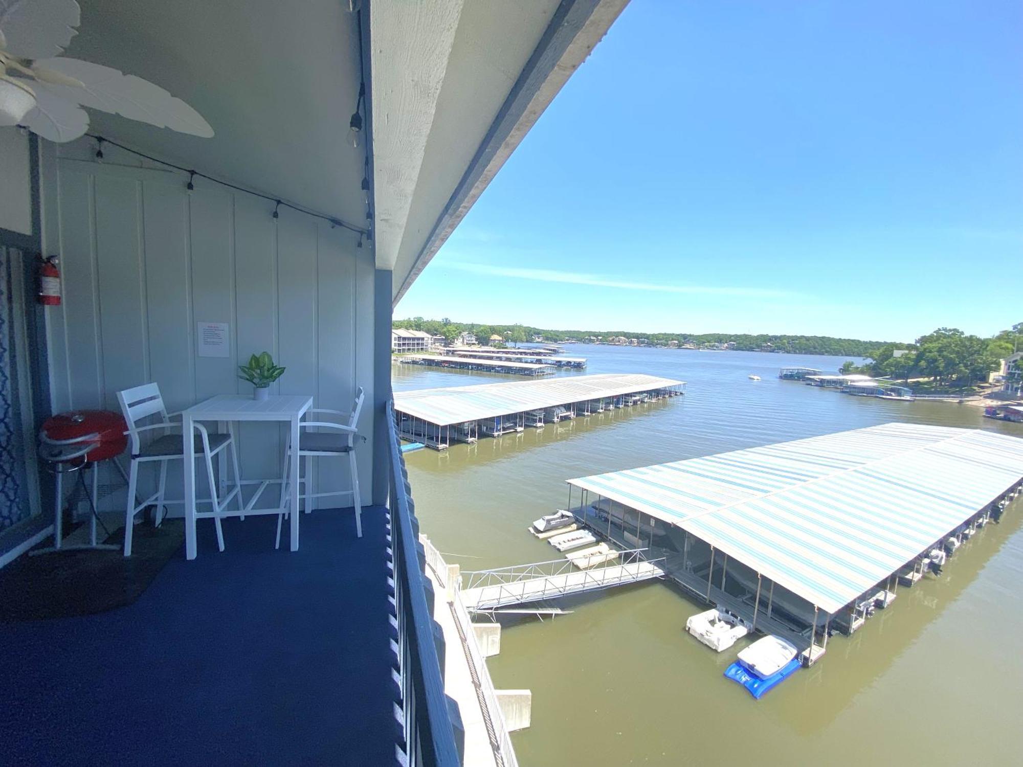 B Lakefront! Remodeled, Boat Slip, Patio Views, Pool, Boat Ramp, Wifi Osage Beach Esterno foto