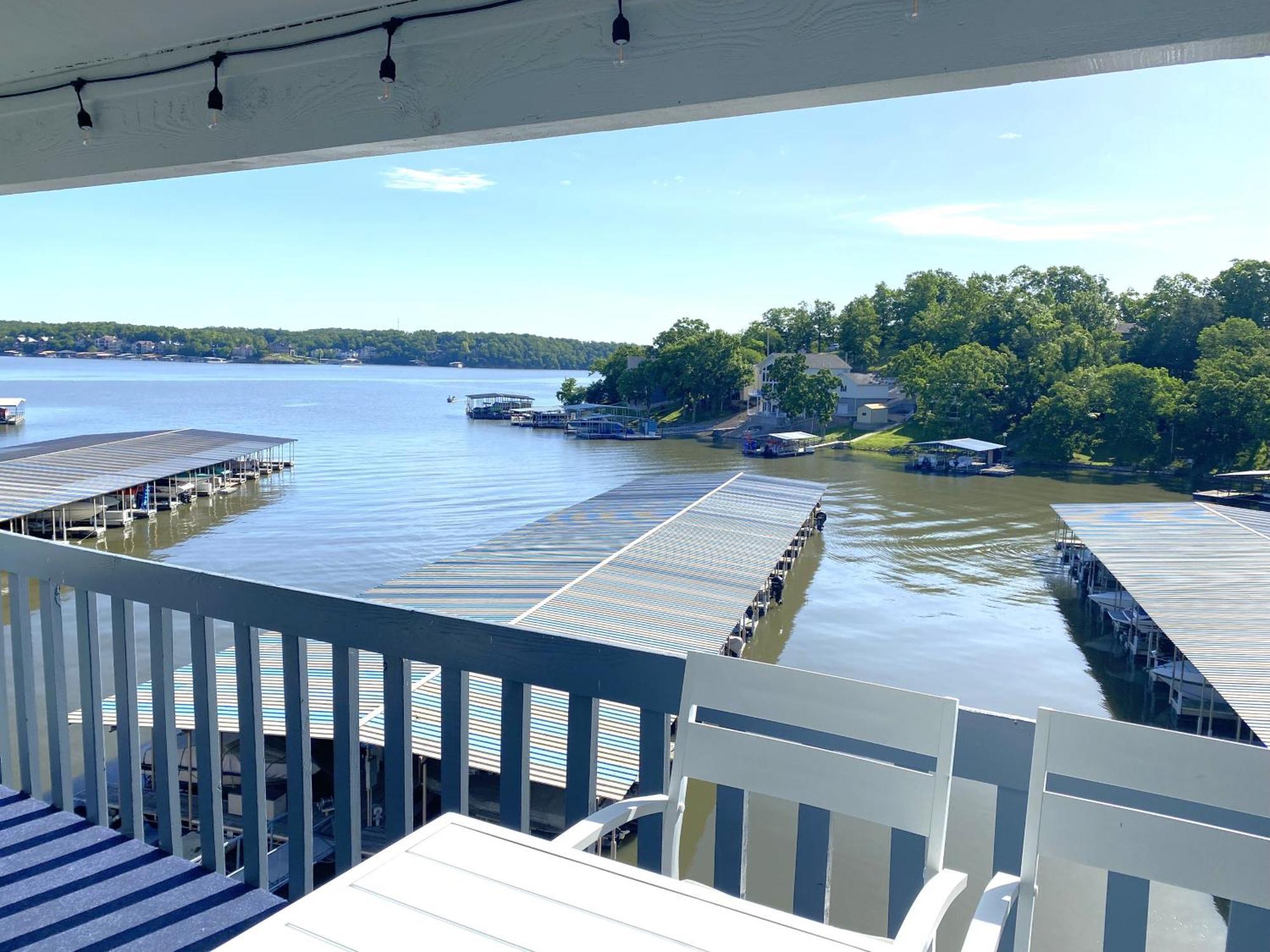 B Lakefront! Remodeled, Boat Slip, Patio Views, Pool, Boat Ramp, Wifi Osage Beach Esterno foto